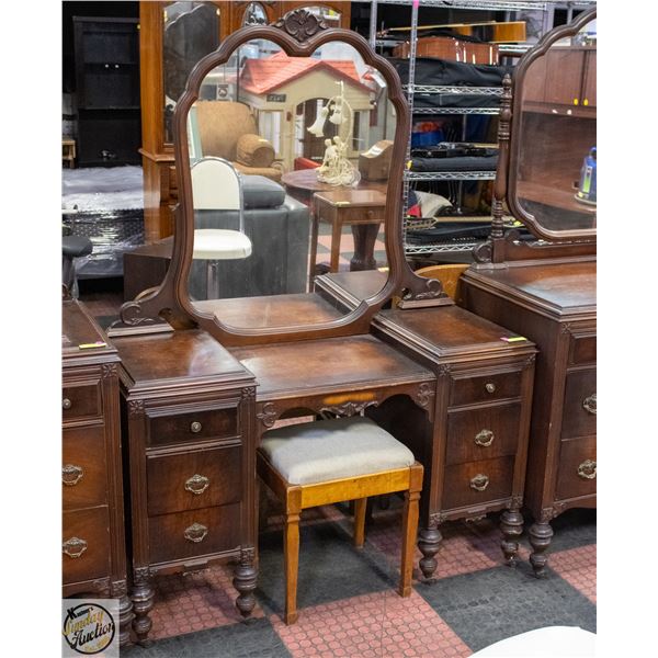1920S JACOBEAN REVIVAL STYLE WOODEN VANITY WITH