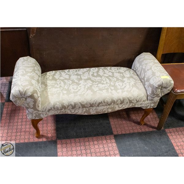 WOOD/FABRIC BENCH