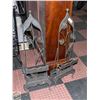 Image 1 : PAIR OF METAL ART EASELS