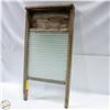 Image 1 : VINTAGE CANADIAN MADE WASHBOARD 12" X 24"