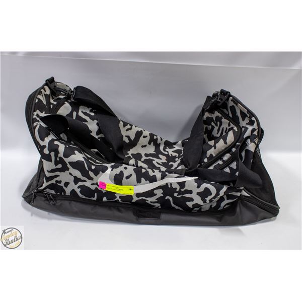 NIKE DUFFLE BAG