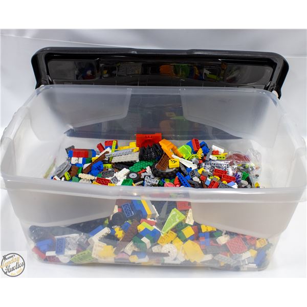 LIDDED TOTE W/BUILDING BLOCKS(LEGO,MEGA BLOKS,ETC)