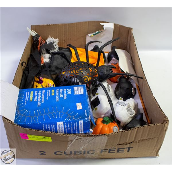 BOX LOT OF HALLOWEEN DECOR