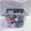 Image 1 : SMALL TOTE OF HALLOWEEN DECOR