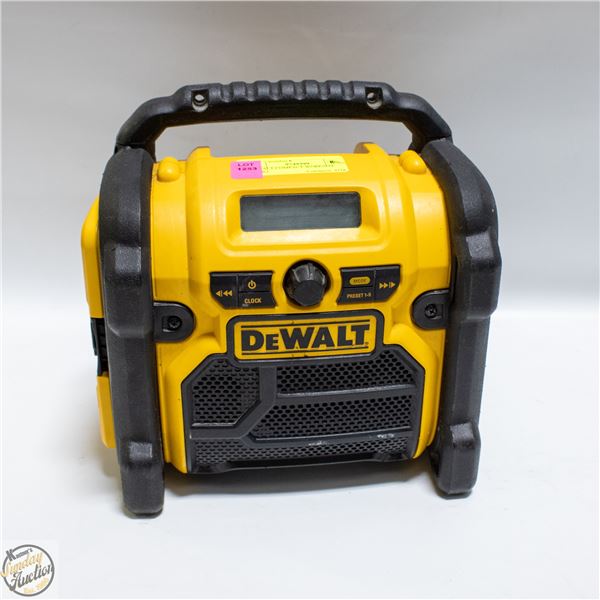 DEWALT COMPACT WORKSITE RADIO