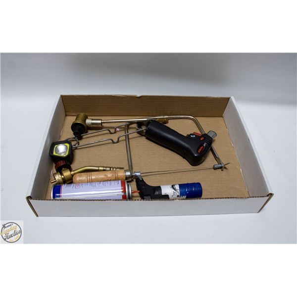 FLAT OF TORCHES WITH SAW