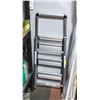 Image 1 : ALUMINUM STEP LADDER