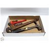 Image 1 : HAMMER WITH PIPE WRENCHES