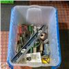 Image 1 : ESTATE TOTE WITH VARIOUS GARAGE SURPLUS
