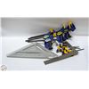 Image 1 : IRWIN QUICK CLAMPS + EMPIRE CORNER LEVEL