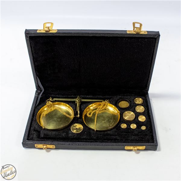VINTAGE BRASS SCALES WITH ALL PIECES