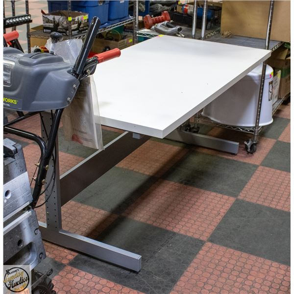 COMPUTER DESK / TABLE H-29" W-29.75" L-61"