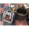 Image 1 : PLASTIC PLANTER POT SOLD WITH HOSE REEL