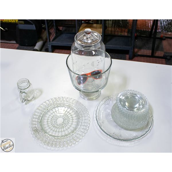 BOX OF ESTATE CUT GLASSWARE