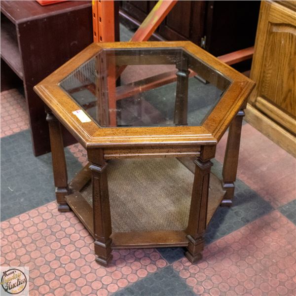 ESTATE END TABLE WITH GLASS INSERT H-21" W-24"