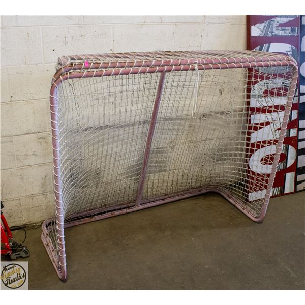 PAIR OF OUTDOOR STREET HOCKEY NETS H-44" W-21"