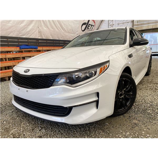 PARKSVILLE - 2018 KIA OPTIMA WHITE 145504 KMS - 243423-1