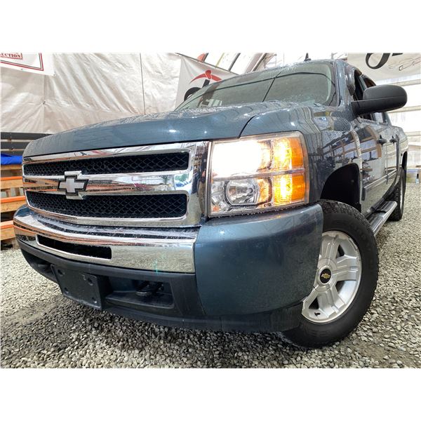 PARKSVILLE - 2011 CHEVROLET SILVERADO GREEN 192615 KMS - 360975-3
