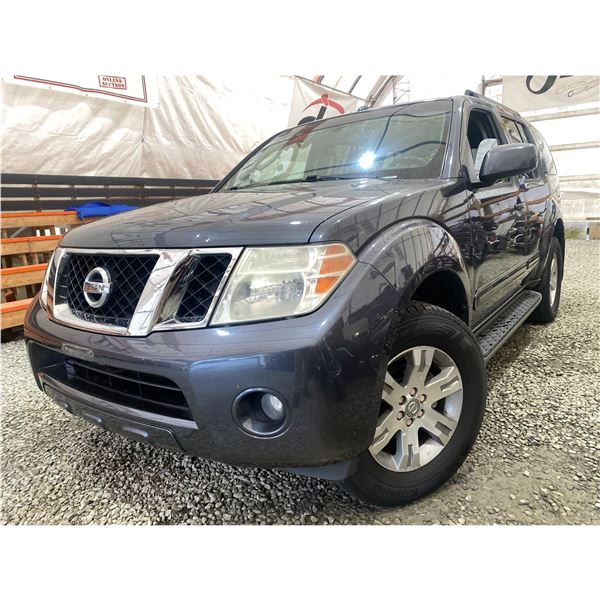 PARKSVILLE - 2010 NISSAN PATHFINDER BLUE 232474 KMS - 612101-3