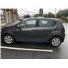 Image 7 : 2014 GREY CHEVROLET SONIC HATCHBACK, RUNS ROUGH, NEEDS OIL, HATCH DOES NOT STAY OPEN, LOCKS WORKING,