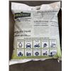 Image 4 : 2 NEW BAGS OF GREASWEEPNATURES SUPER ABSORBENT, 28.3 LITRE BAGS