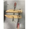 Image 2 : BOX OF WOOD CLAMPS