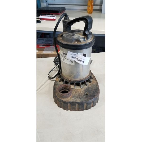 DIAMOND SUBMERSIBLE SUMP PUMP. MODEL 309963. 115V 60HZ 6.4 AMP