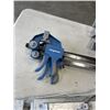 Image 2 : 3 LARGE CLAMPS AND DRYWALL SUPPLIES