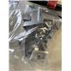 Image 3 : 3 LARGE CLAMPS AND DRYWALL SUPPLIES