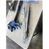 Image 4 : 3 LARGE CLAMPS AND DRYWALL SUPPLIES