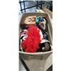 Image 1 : PLASTIC TOTE OF HALLOWEEN MASKS