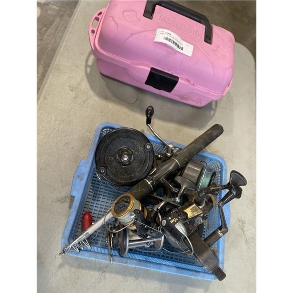 ASSORTED VINTAGE FISHING REELS INLCUDING STEELITE, LUXAR AND COLLAPSIBLE ROD WITH REEL, PINK TACKLE 