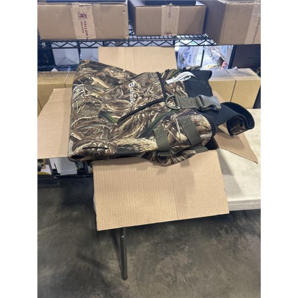 OUTBOUND INSULATED FISHING WADDERS. SIZE 13