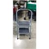 Image 1 : FOLDING STEP LADDER
