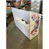 Image 3 : WHITE RETAIL DISPLAY SHELF