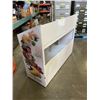 Image 4 : WHITE RETAIL DISPLAY SHELF