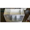 Image 1 : WHITE RETAIL DISPLAY SHELF