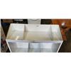 Image 3 : WHITE RETAIL DISPLAY SHELF