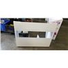 Image 5 : WHITE RETAIL DISPLAY SHELF