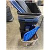 Image 2 : 8 PLASTIC TOTES WITH 3 LIDS