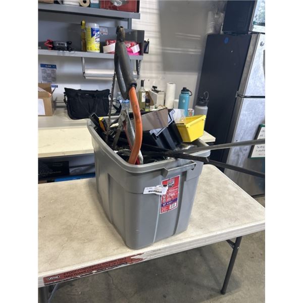 PLASTIC TOTE WITH PLUMBING PIPES, CLAMPS SAWS, LEVEL