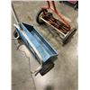 Image 4 : SEED SPREADER AND PUSH MOWER