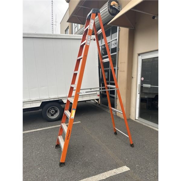 10 FOOT WINNER METAL LADDER