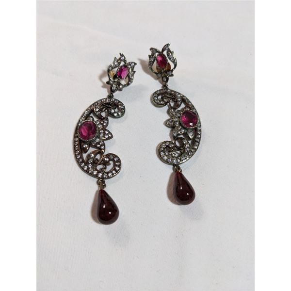 VINTAGE HAND CRAFTED DANGLE EARRINGS W/ RUBY STONES