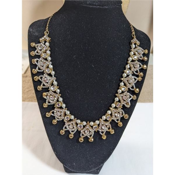 VINTAGE RHINESTONES AND PEARLS NECKLACE