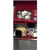 Image 3 : VINTAGE JEWELRY CASE W/ JEWELRY CONTENTS