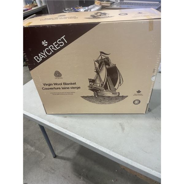 VINTAGE BAYCREST VIRGIN WOOL BLANKET IN BOX
