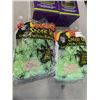 Image 3 : 2 HALLOWEEN  MOTION LIGHTS AND 2 BAGS OF GREEN WEBBING