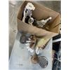 Image 1 : BOX OF HOME DECORATIVE ITEMS