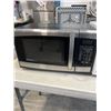 Image 4 : 2 DANBY MICROWAVES